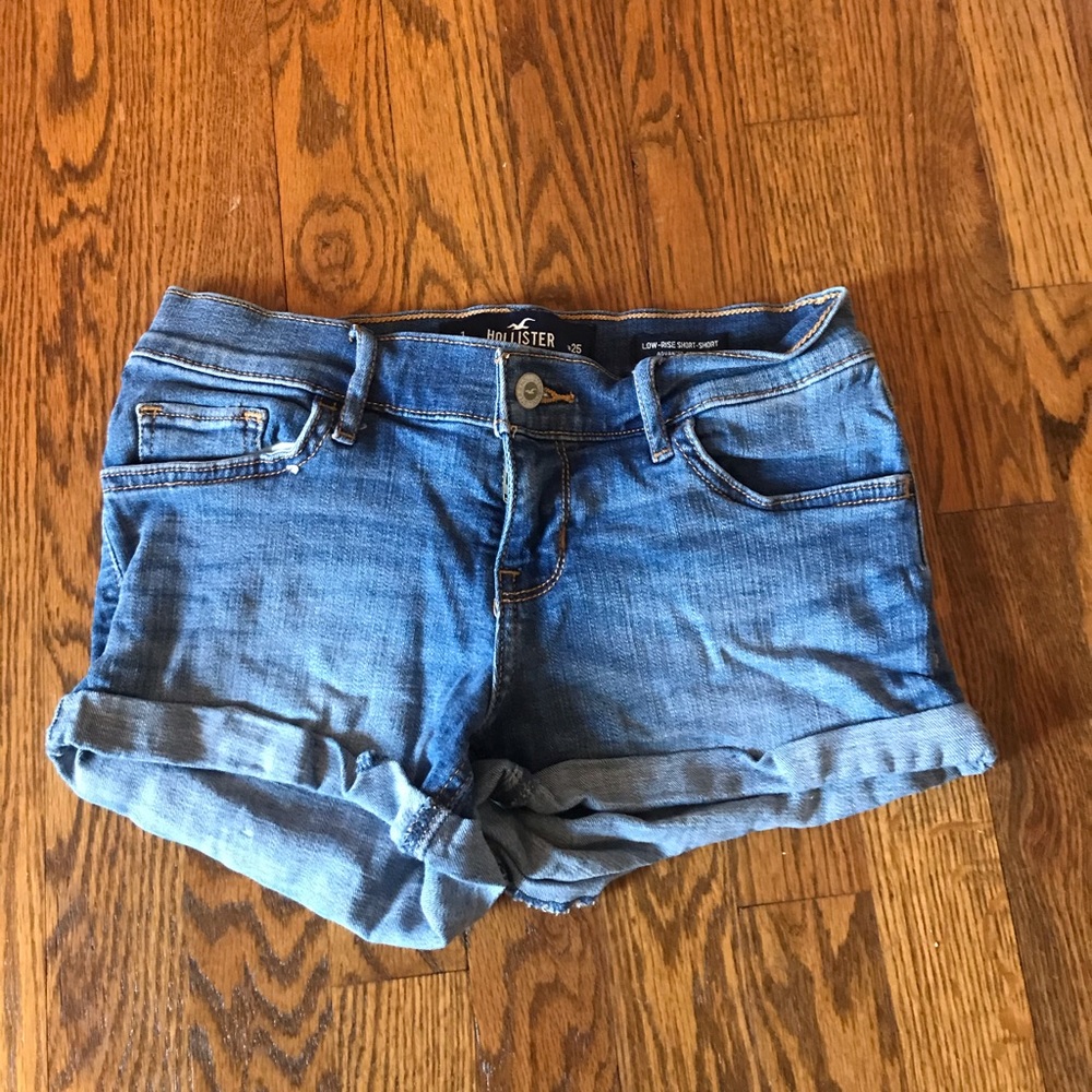 Hollister Low Rise Short-Short